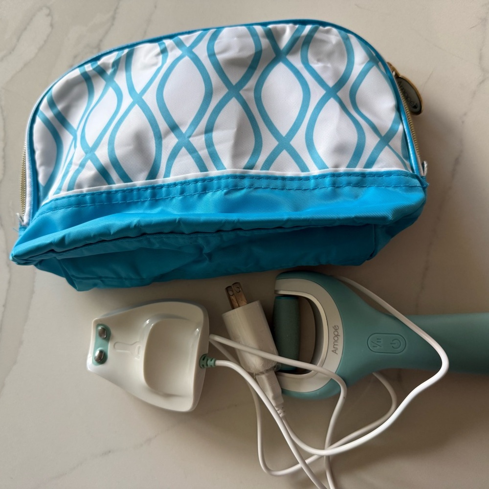 Blue and White Cosmetic Bag with Electric Foot File